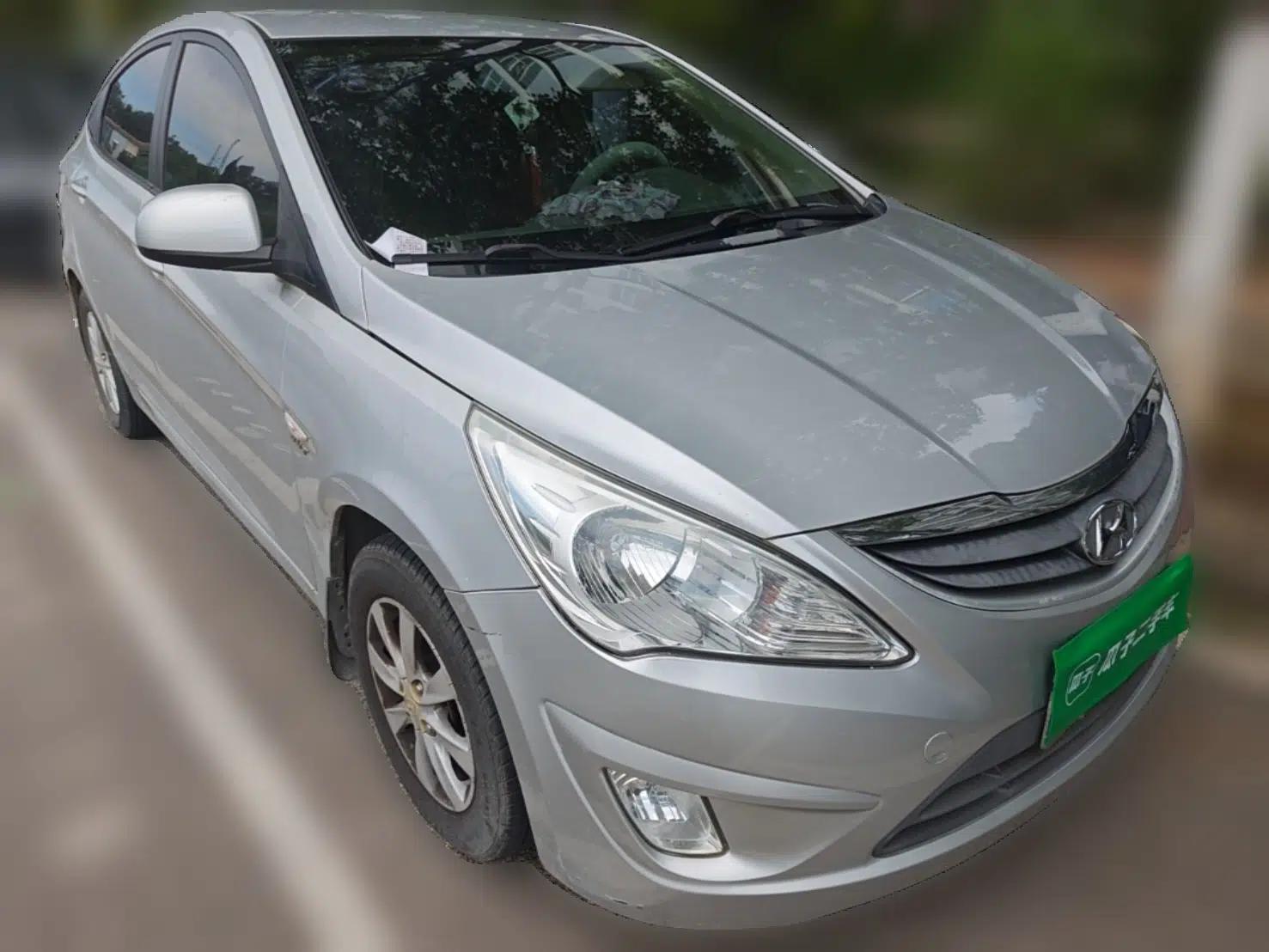 Hyundai Verna (older generation) 2010 Sedan 1.4L Manual Comfort GS — миниатюра 3