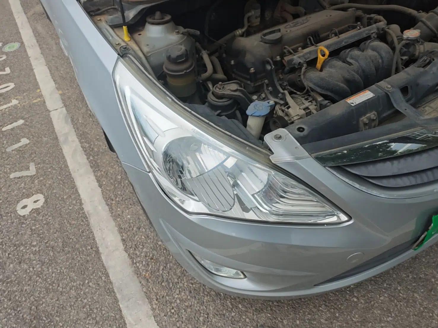 Hyundai Verna (older generation) 2010 Sedan 1.4L Manual Comfort GS — миниатюра 7