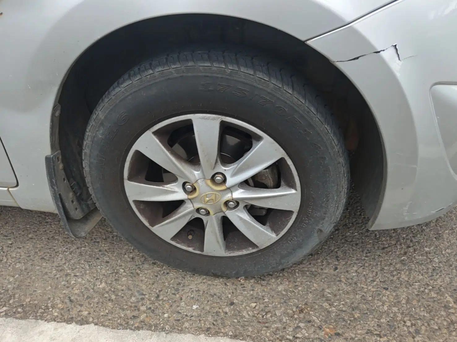Hyundai Verna (older generation) 2010 Sedan 1.4L Manual Comfort GS — миниатюра 8
