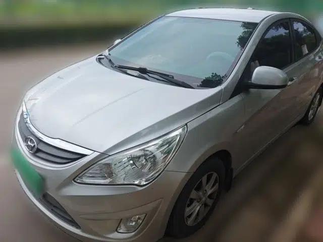 Hyundai Verna (older generation) 2010 Sedan 1.4L Manual Comfort GS
