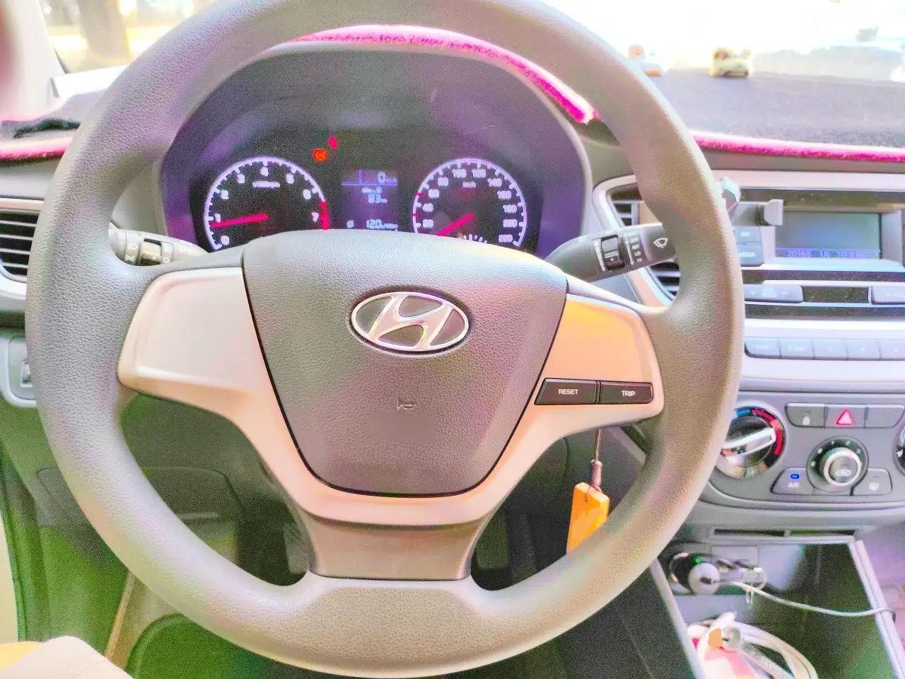 Hyundai Verna (new generation) 2016 1.4L Manual Cool Edition GLS — миниатюра 7