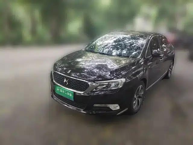 DS 5LS 2015 1.6T Luxury Edition THP160
