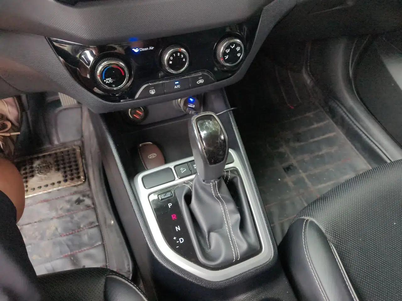 Hyundai ix25 2017 1.6L Automatic Smart Version — миниатюра 14