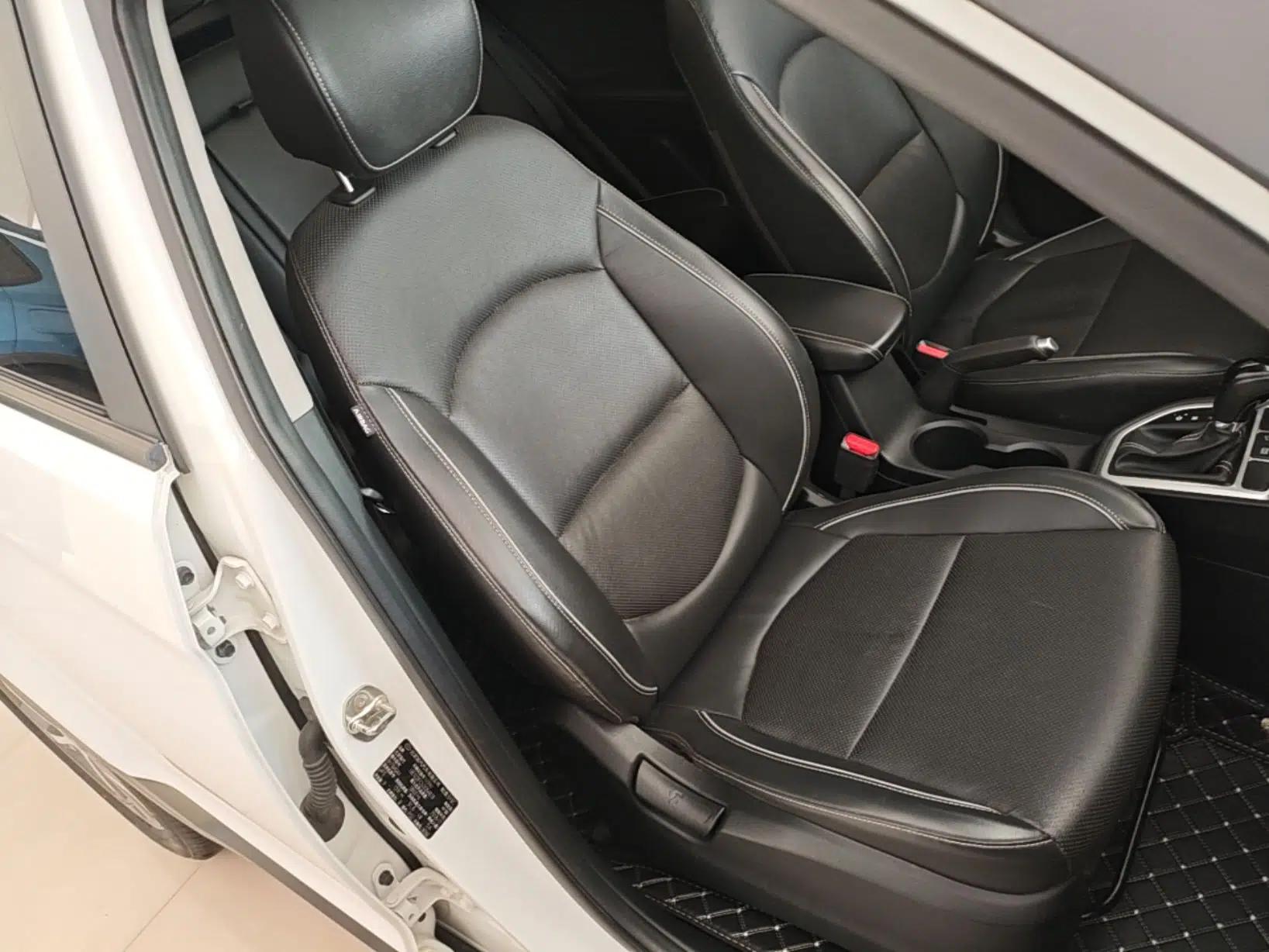 Hyundai ix25 2017 1.6L Automatic Smart Version — миниатюра 19