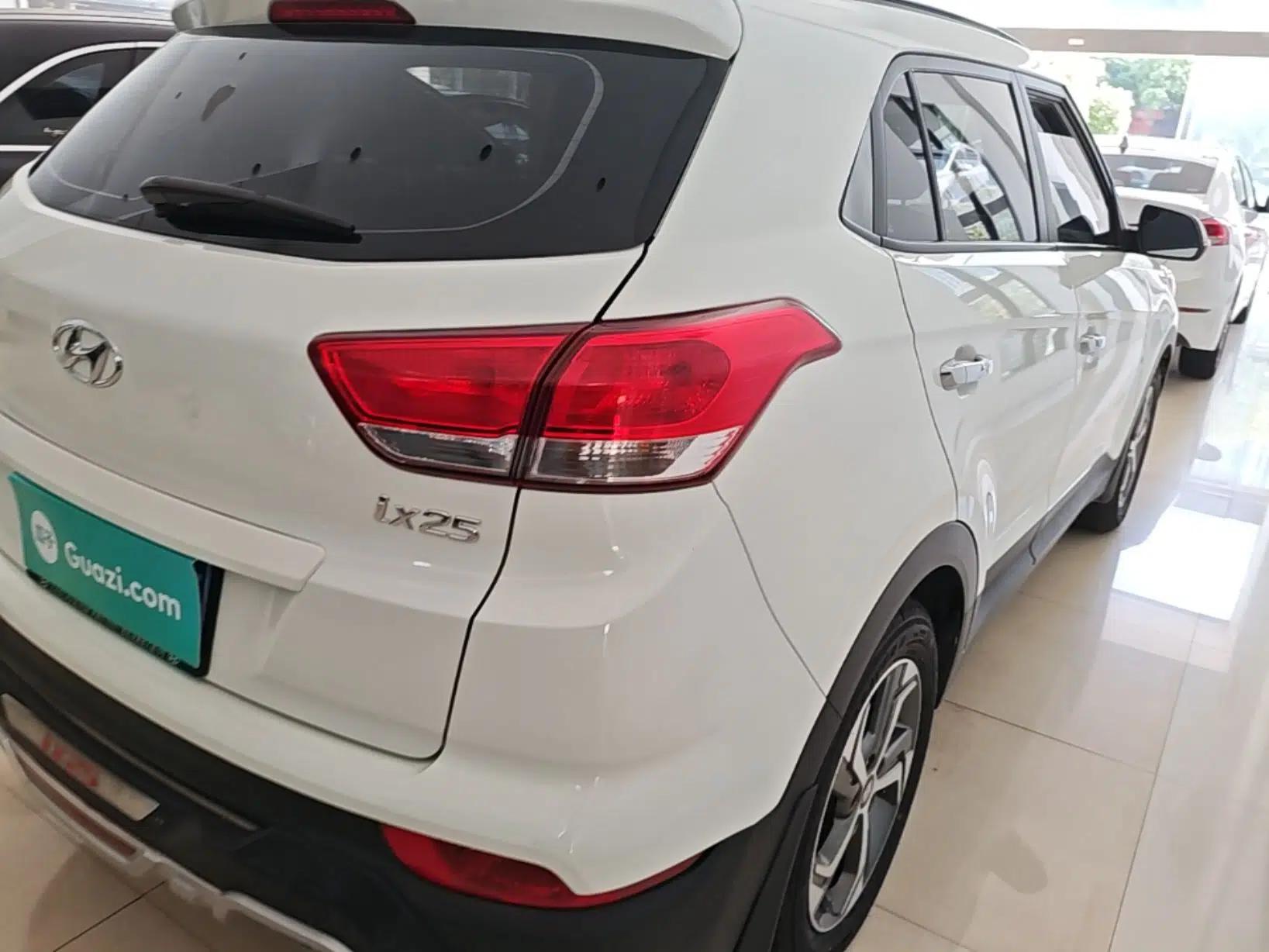 Hyundai ix25 2017 1.6L Automatic Smart Version — миниатюра 9