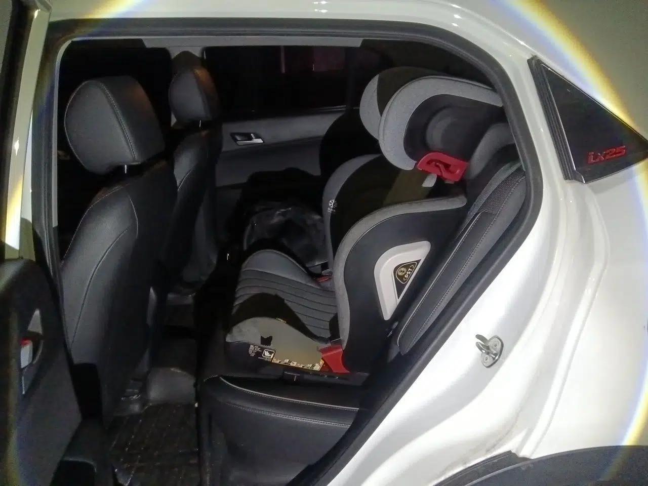 Hyundai ix25 2015 1.6L Automatic Two-Wheel Drive Smart GLS Trim — миниатюра 17