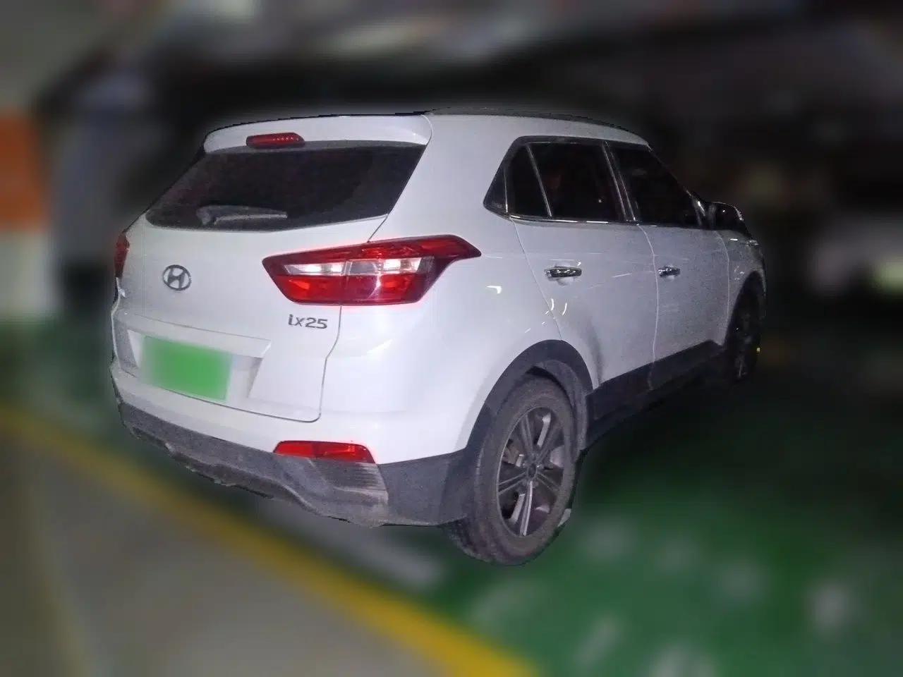 Hyundai ix25 2015 1.6L Automatic Two-Wheel Drive Smart GLS Trim — миниатюра 6