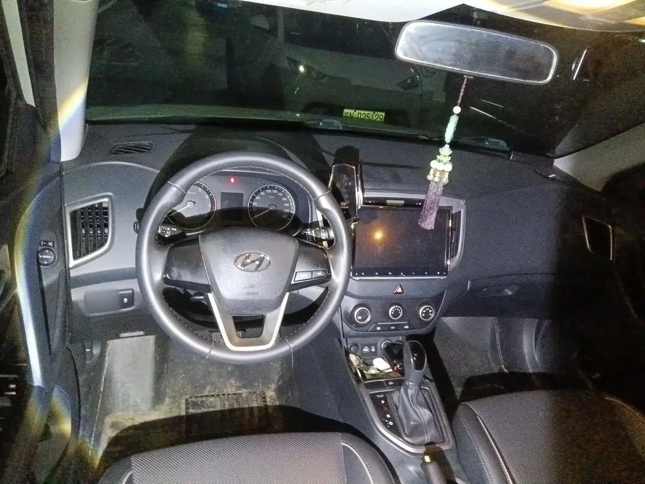 Hyundai ix25 2015 1.6L Automatic Two-Wheel Drive Smart GLS Trim — миниатюра 9