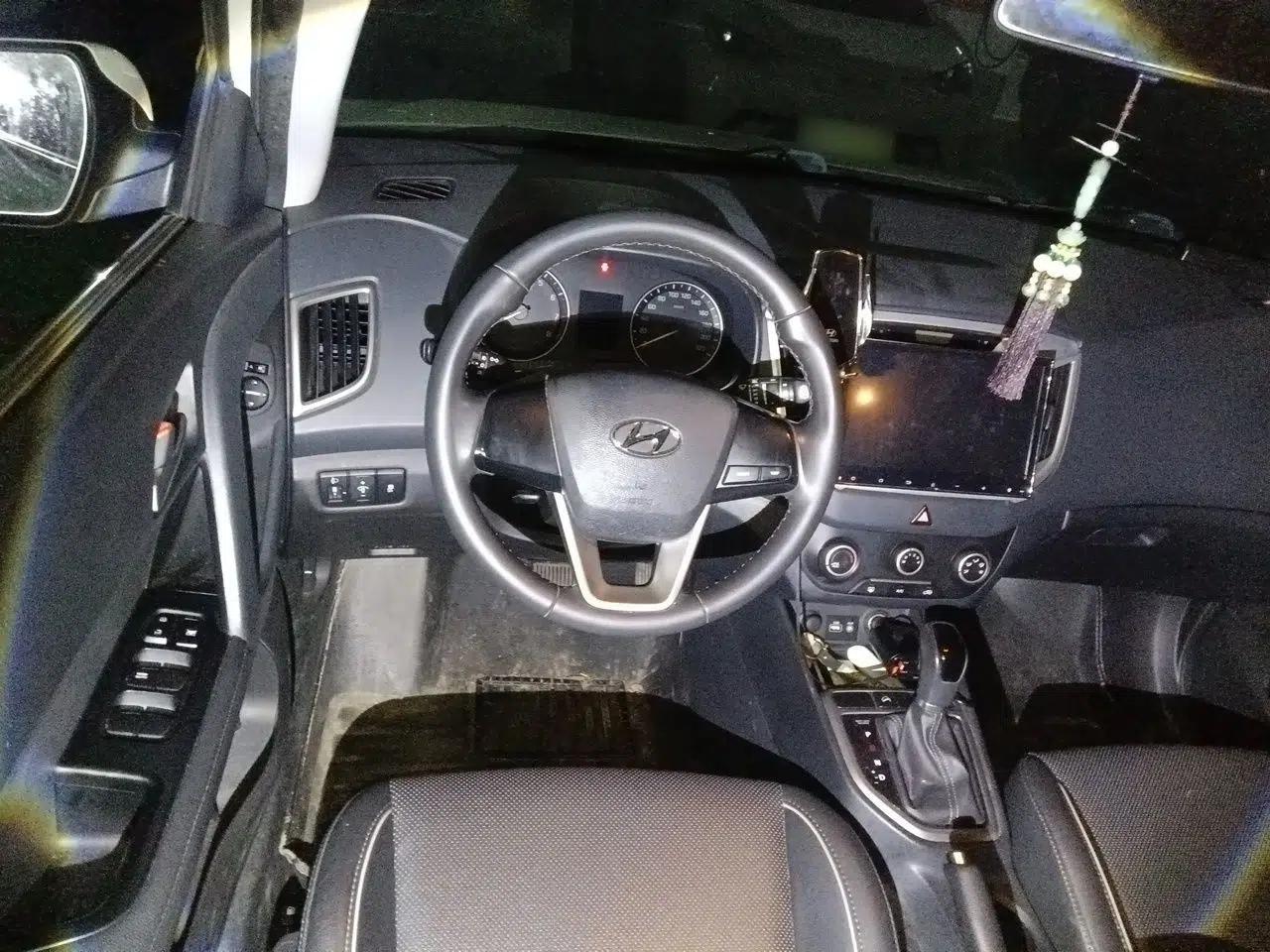 Hyundai ix25 2015 1.6L Automatic Two-Wheel Drive Smart GLS Trim — миниатюра 10