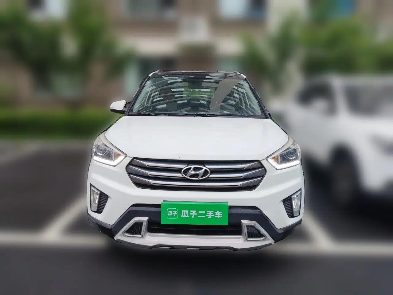 Hyundai ix25 2015 1.6L Automatic Two-Wheel-Drive Deluxe DLX Model — миниатюра 2
