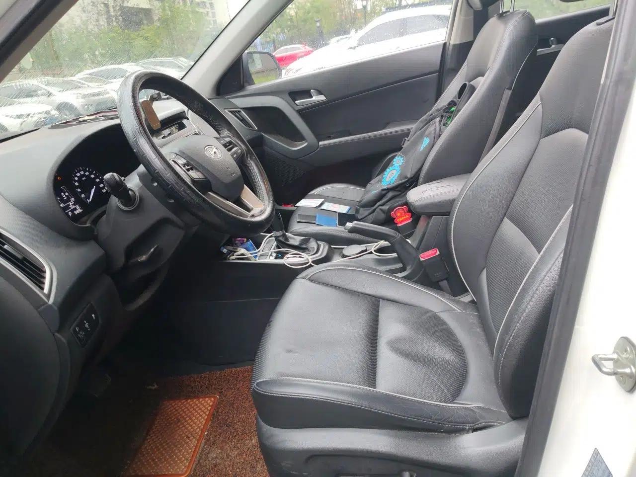 Hyundai ix25 2015 1.6L Automatic Two-Wheel-Drive Deluxe DLX Model — миниатюра 15