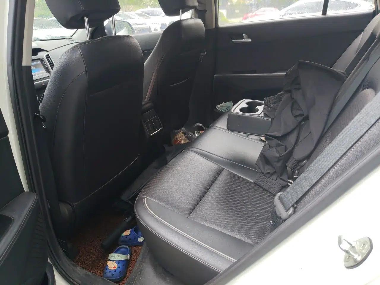 Hyundai ix25 2015 1.6L Automatic Two-Wheel-Drive Deluxe DLX Model — миниатюра 17