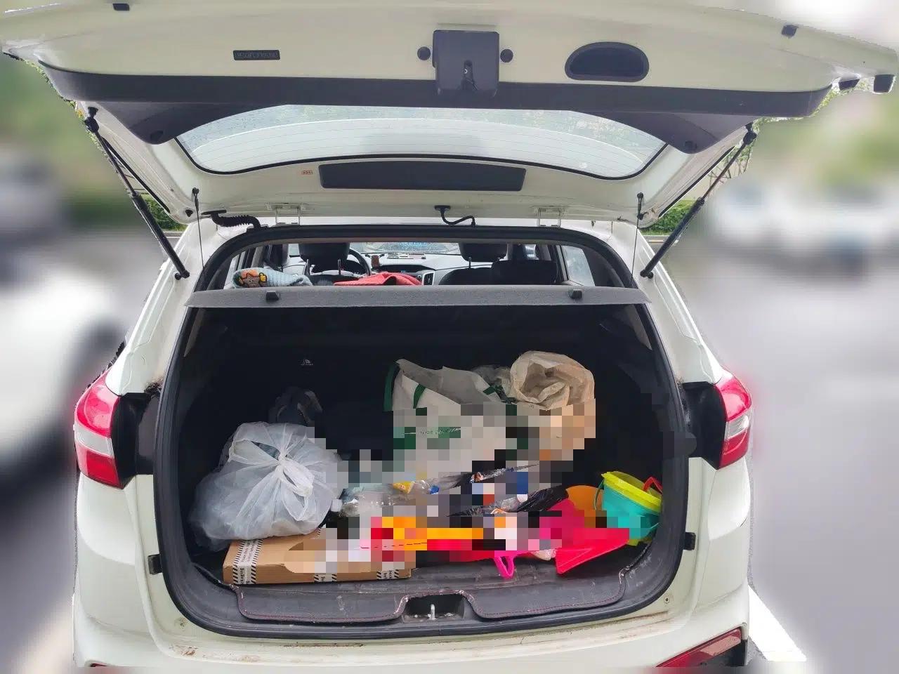 Hyundai ix25 2015 1.6L Automatic Two-Wheel-Drive Deluxe DLX Model — миниатюра 19