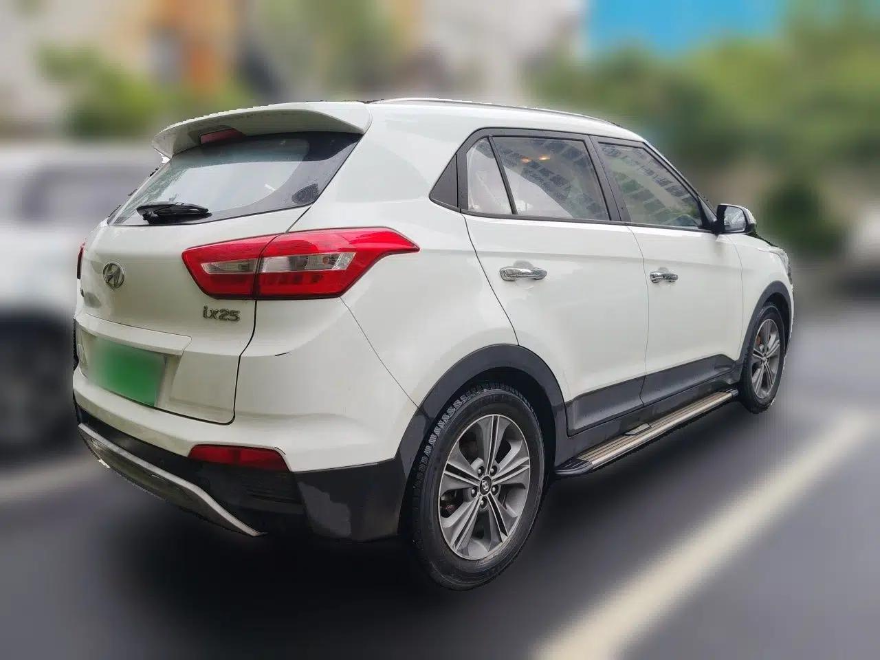 Hyundai ix25 2015 1.6L Automatic Two-Wheel-Drive Deluxe DLX Model — миниатюра 6