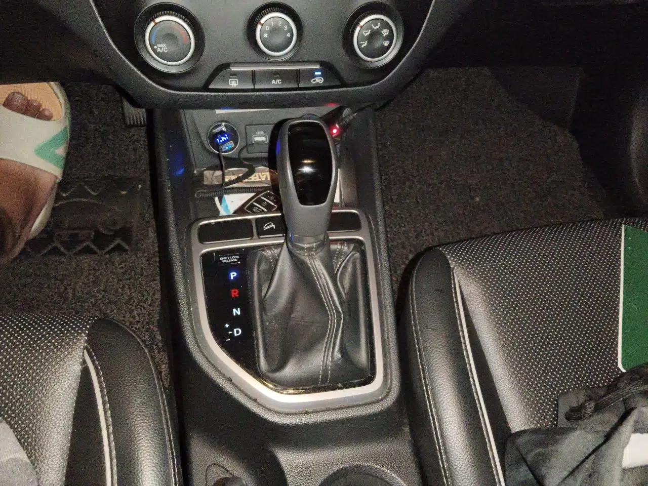 Hyundai ix25 2015 1.6L Automatic Two-Wheel Drive Smart GLS Trim — миниатюра 14