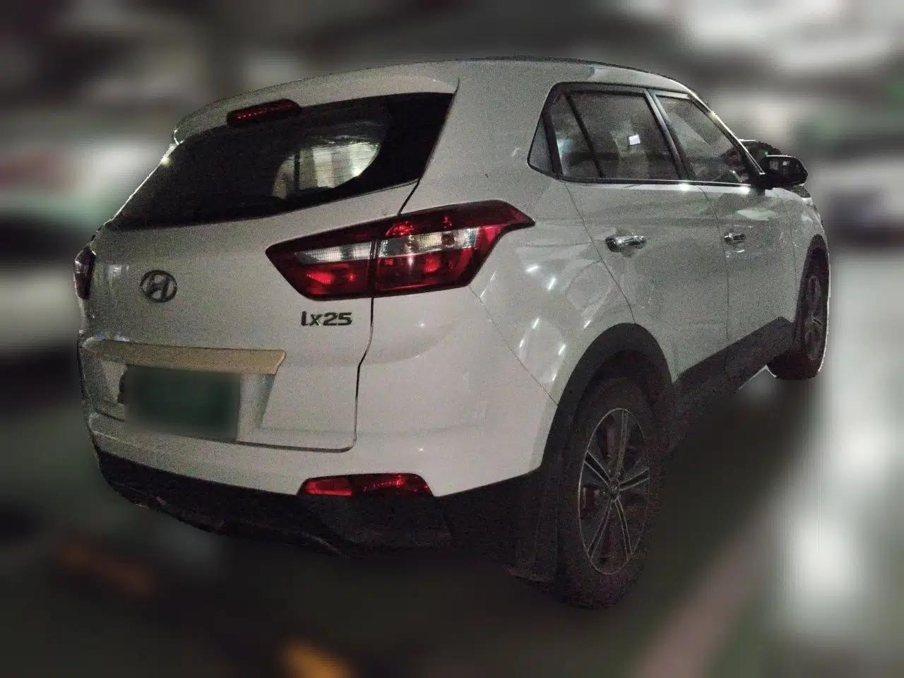 Hyundai ix25 2015 1.6L Automatic Two-Wheel Drive Smart GLS Trim — миниатюра 6