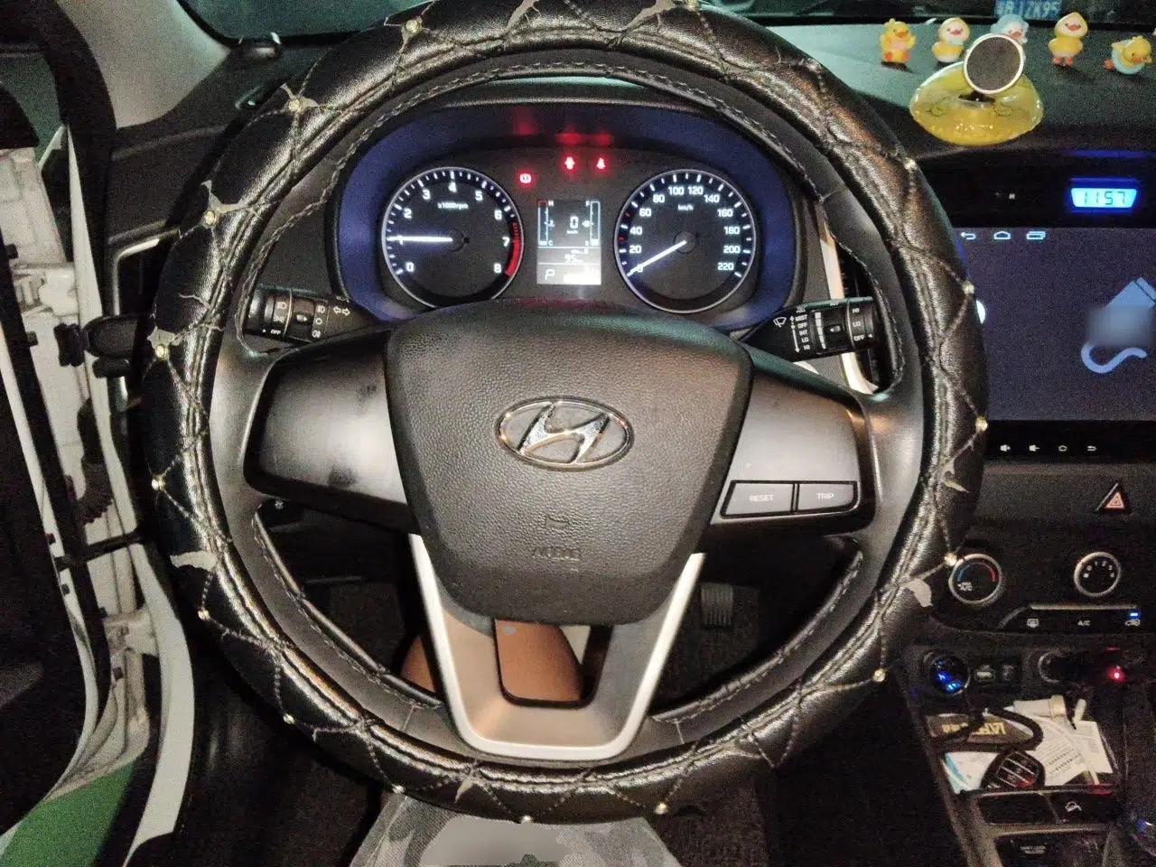 Hyundai ix25 2015 1.6L Automatic Two-Wheel Drive Smart GLS Trim — миниатюра 10