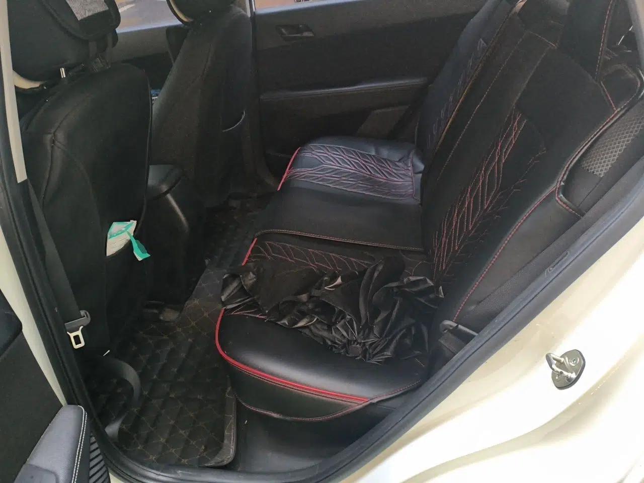 Hyundai ix25 2017 1.6L Manual Fashion Model — миниатюра 14