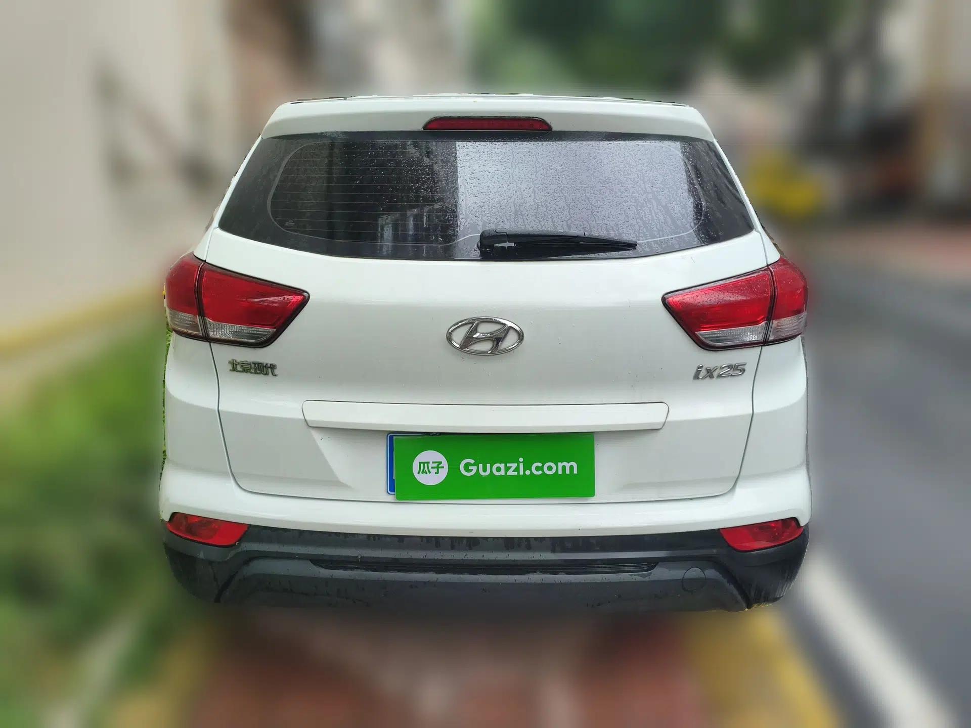 Hyundai ix25 2017 1.6L Manual Fashion Model — миниатюра 3