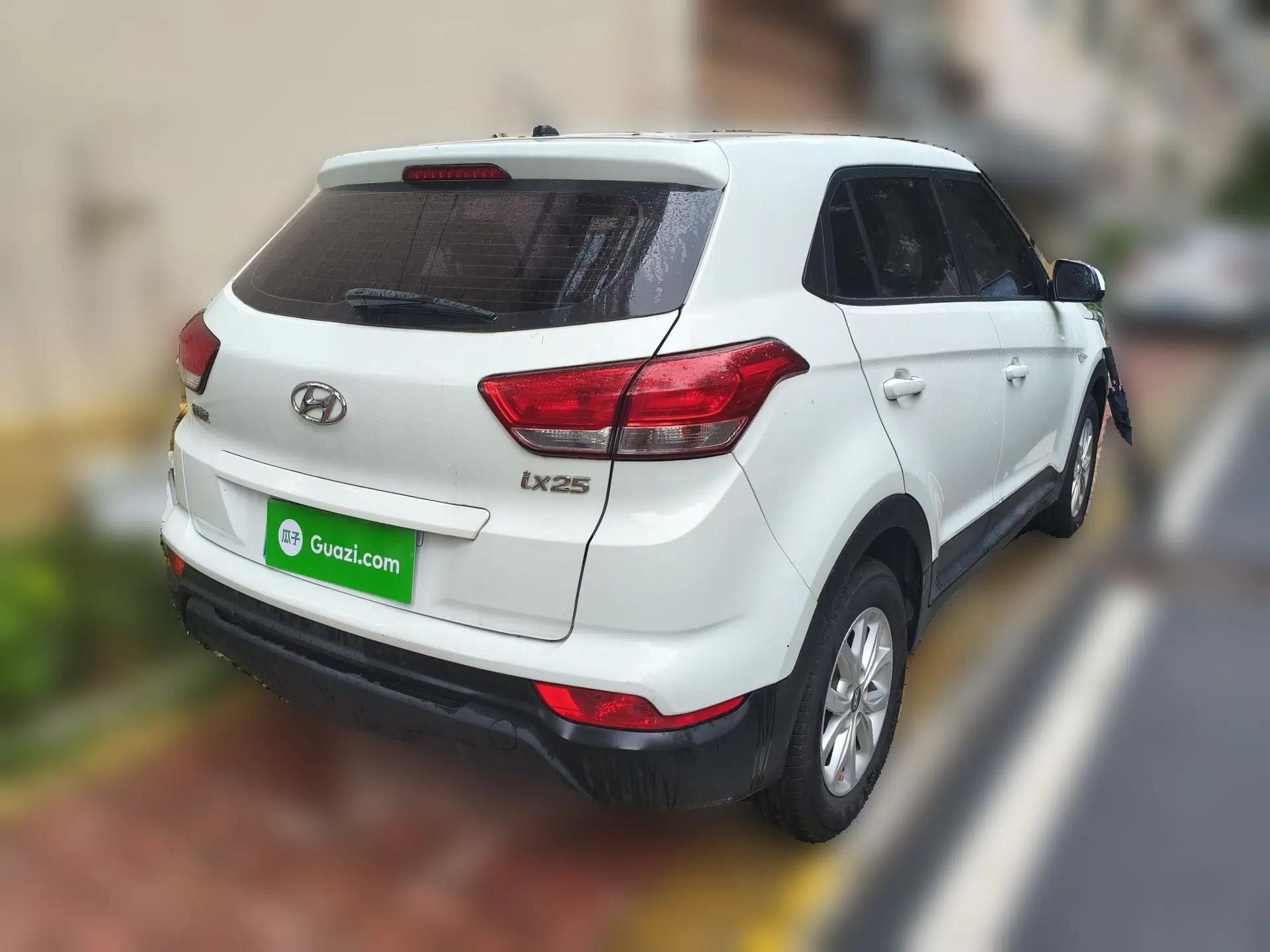 Hyundai ix25 2017 1.6L Manual Fashion Model — миниатюра 4