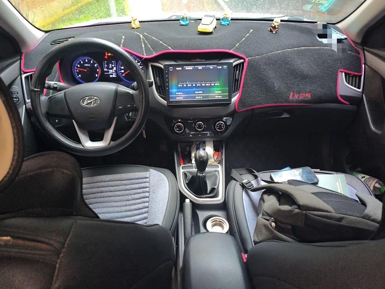 Hyundai ix25 2017 1.6L Manual Fashion Model — миниатюра 6