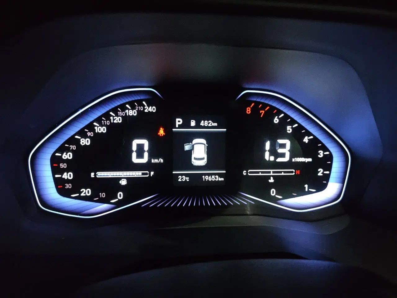 Hyundai ix25 2020 1.5L CVT DLX Prestige Version — миниатюра 11