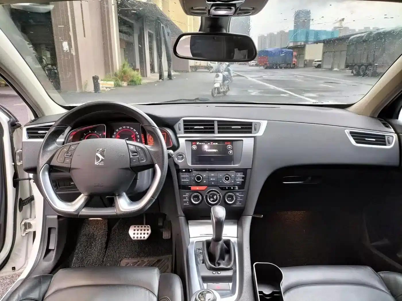 DS 6 2014 1.6T Luxury Edition THP160 — миниатюра 5
