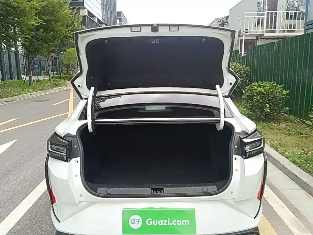 Aeolus Yixuan 2023 1.5L Automatic Glory Edition — миниатюра 19