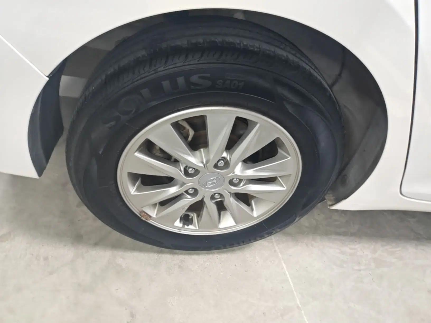 Hyundai Celesta 2018 1.6L Automatic GL Enjoyment Edition China VI compliant — миниатюра 11