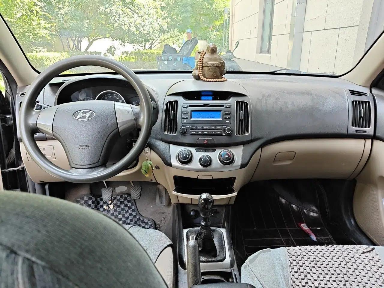 Hyundai Celesta 2011 1.6L Manual Luxury Model — миниатюра 9