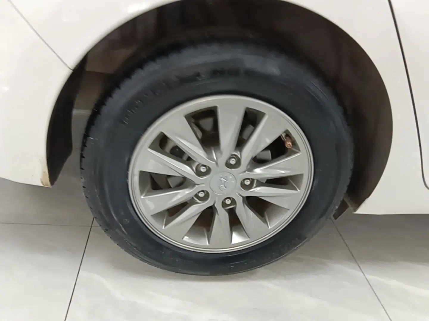 Hyundai Celesta 2018 1.6L Automatic GL Enjoyment Edition China VI compliant — миниатюра 11