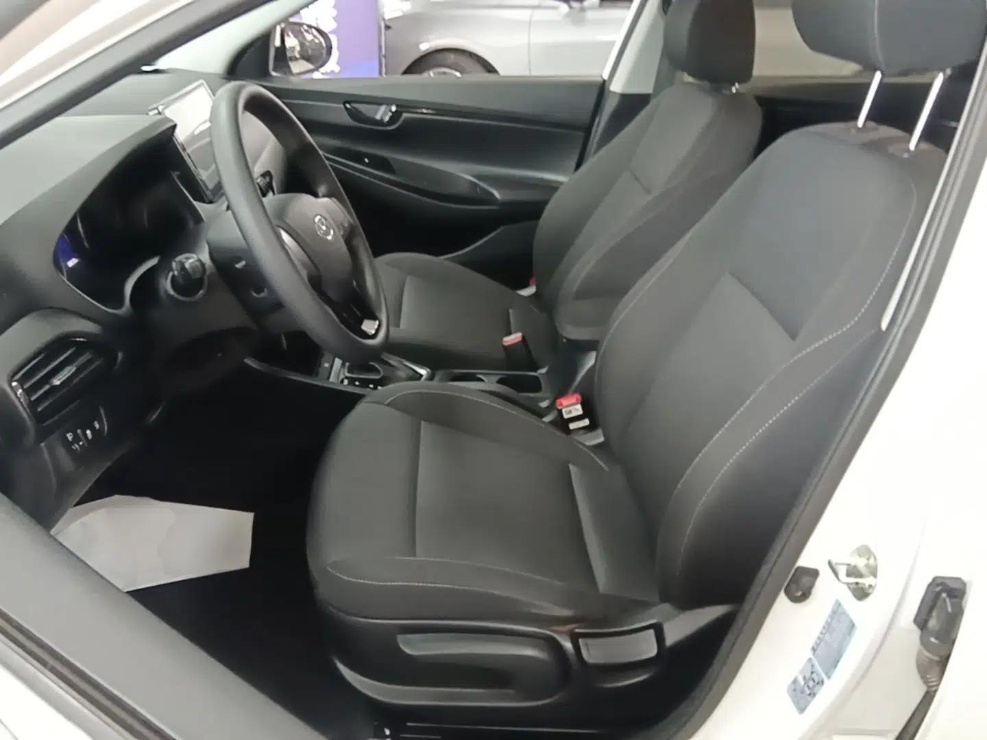Hyundai Celesta 2018 1.6L Automatic GL Enjoyment Edition China VI compliant — миниатюра 17