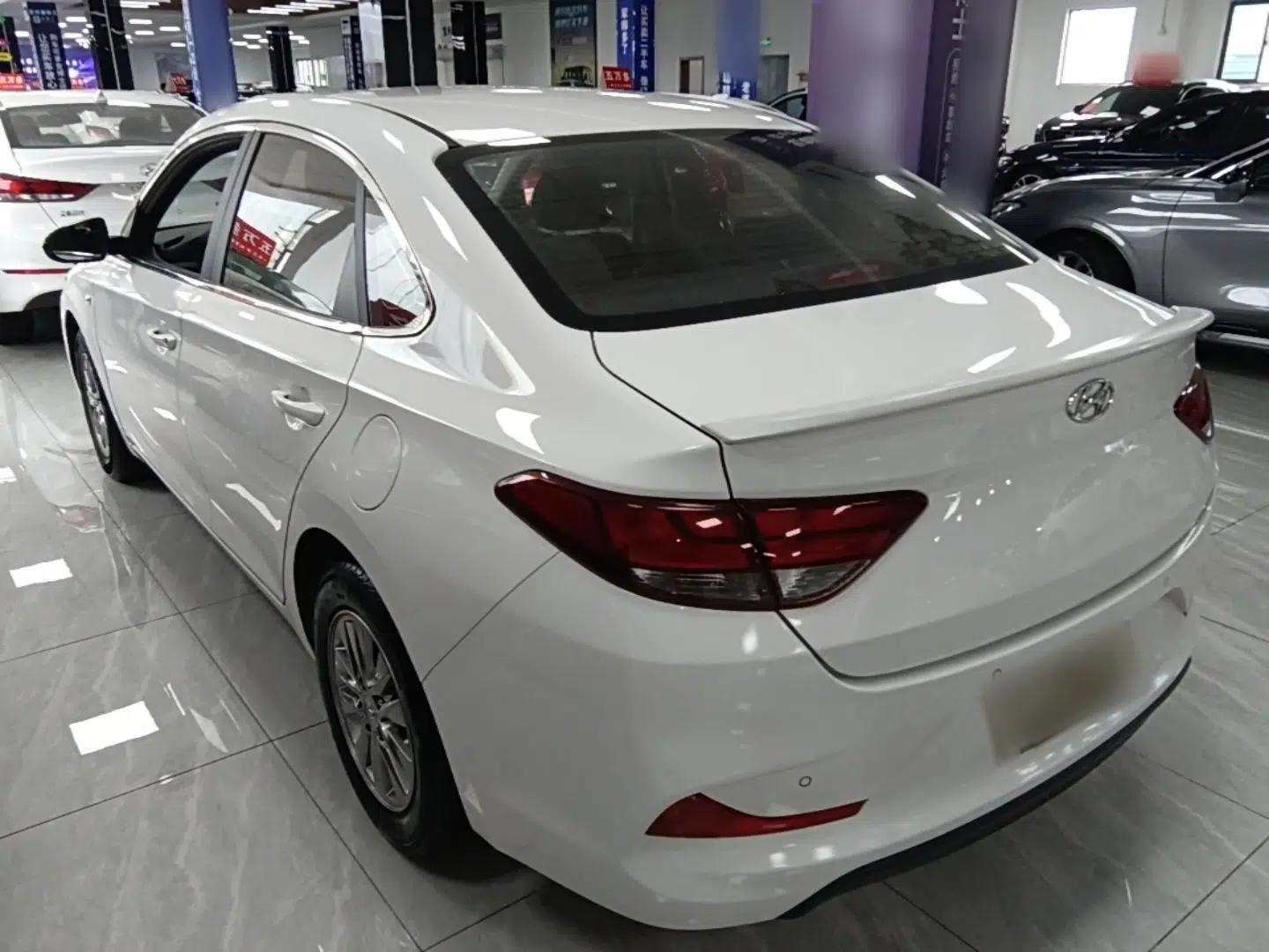 Hyundai Celesta 2018 1.6L Automatic GL Enjoyment Edition China VI compliant — миниатюра 4