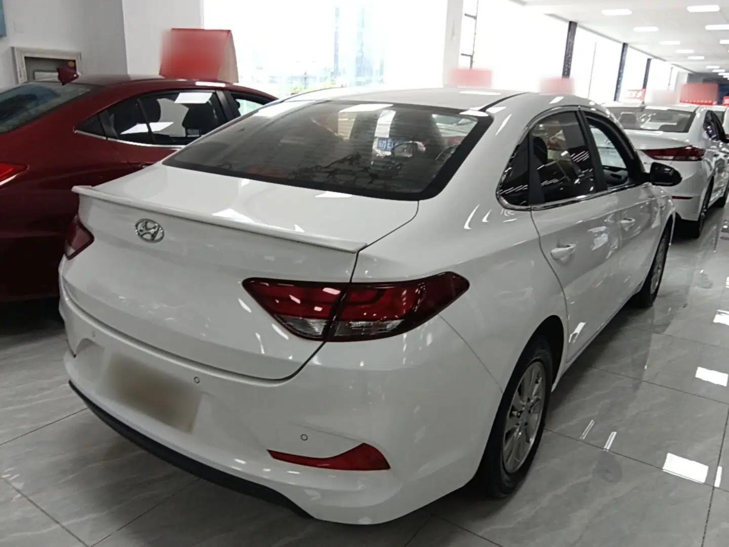 Hyundai Celesta 2018 1.6L Automatic GL Enjoyment Edition China VI compliant — миниатюра 6