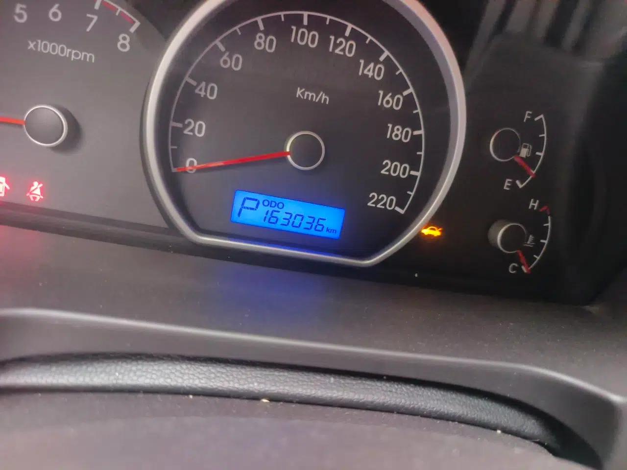 Hyundai Celesta 2011 1.6L Automatic Comfort Edition — миниатюра 12