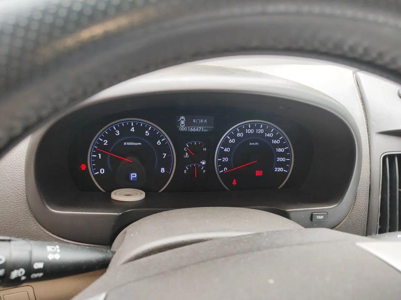 Hyundai Celesta 2011 1.6L Automatic Luxury Version — миниатюра 12