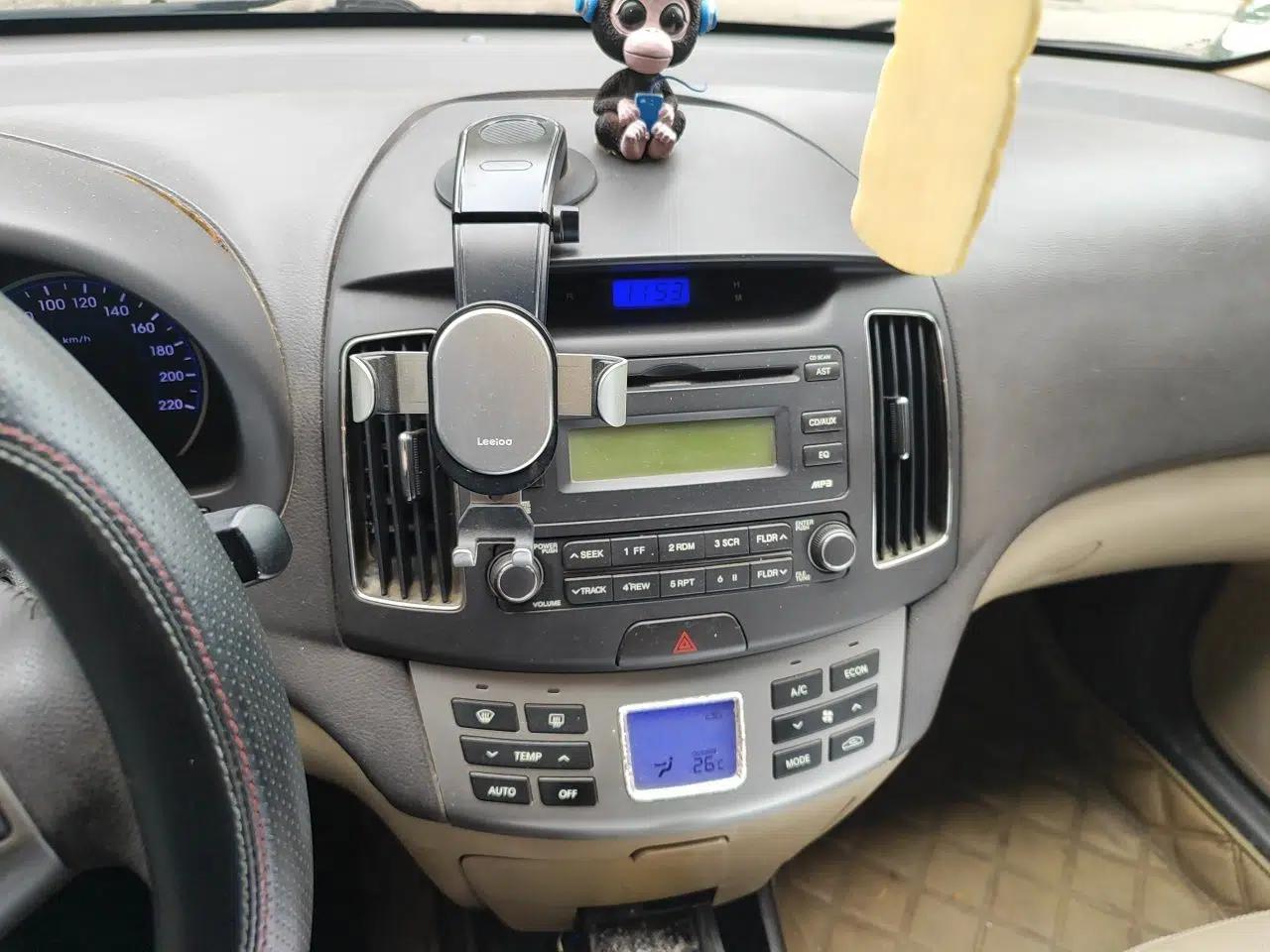 Hyundai Celesta 2011 1.6L Automatic Luxury Version — миниатюра 13