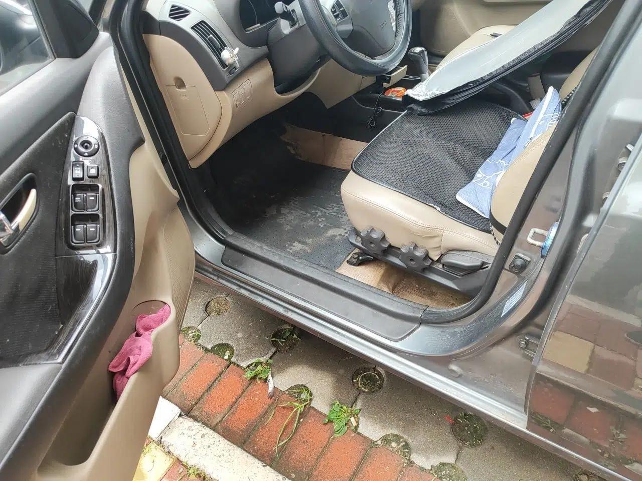 Hyundai Celesta 2011 1.6L Automatic Luxury Version — миниатюра 16