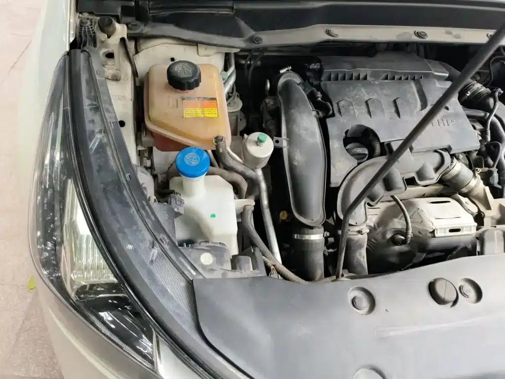 Dongfeng Fengshen AX7 2018 Classic 1.6T Automatic Deluxe Edition — миниатюра 22