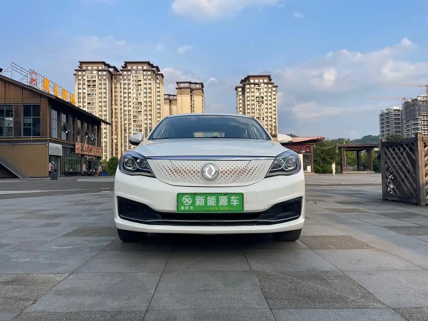 Dongfeng Fengshen E70 2021 Facelift 500 Super Enjoy Edition — миниатюра 1