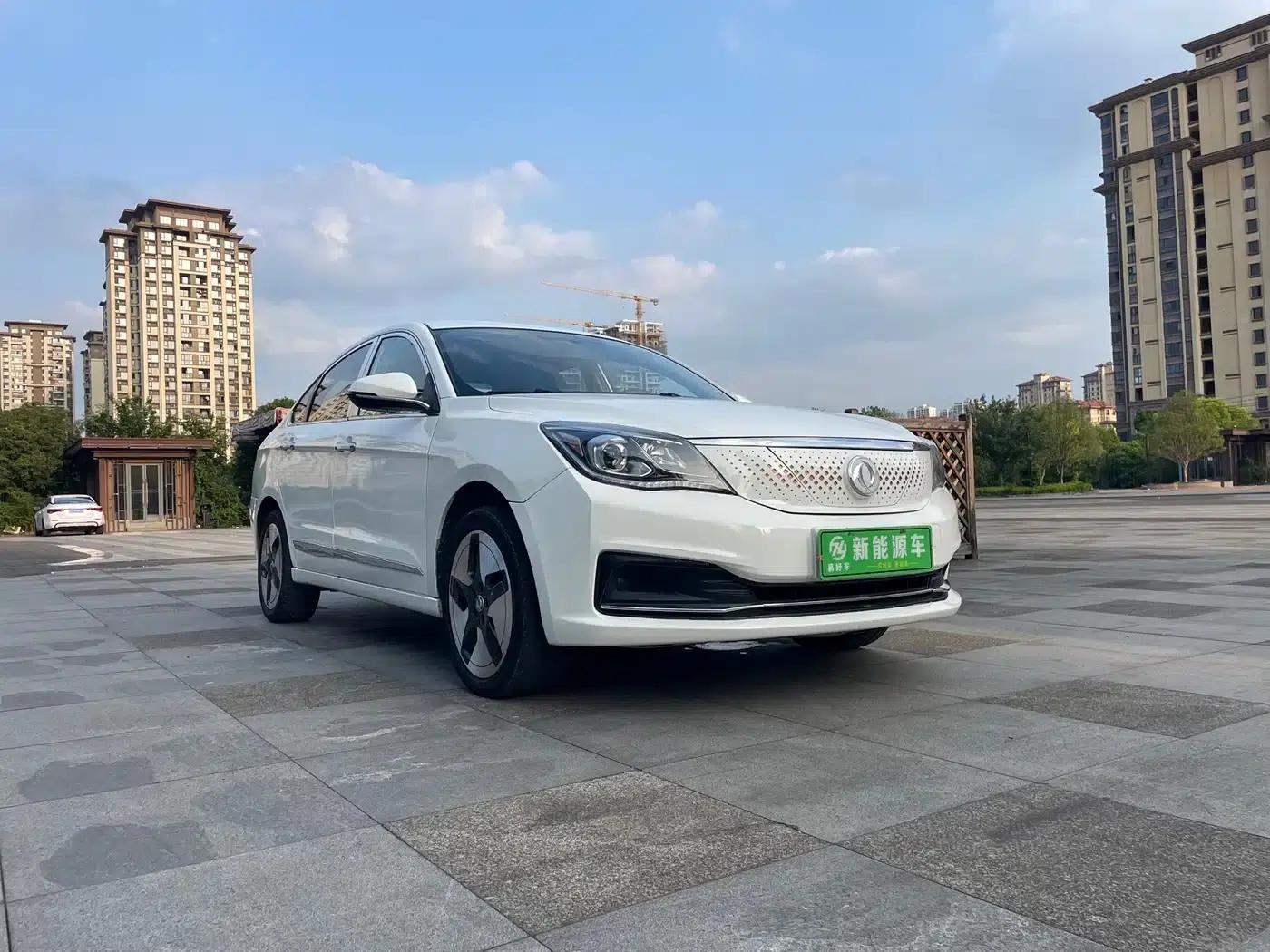 Dongfeng Fengshen E70 2021 Facelift 500 Super Enjoy Edition — миниатюра 2