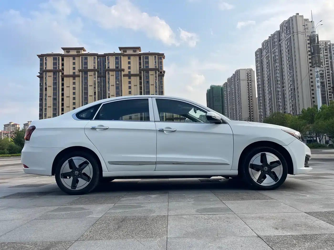 Dongfeng Fengshen E70 2021 Facelift 500 Super Enjoy Edition — миниатюра 4