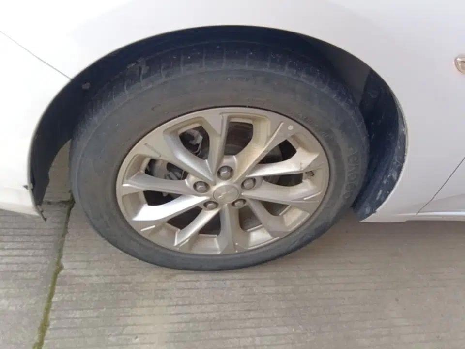 Chevrolet Monza 2023 1.5L Dual-Clutch Enjoyment Edition — миниатюра 10