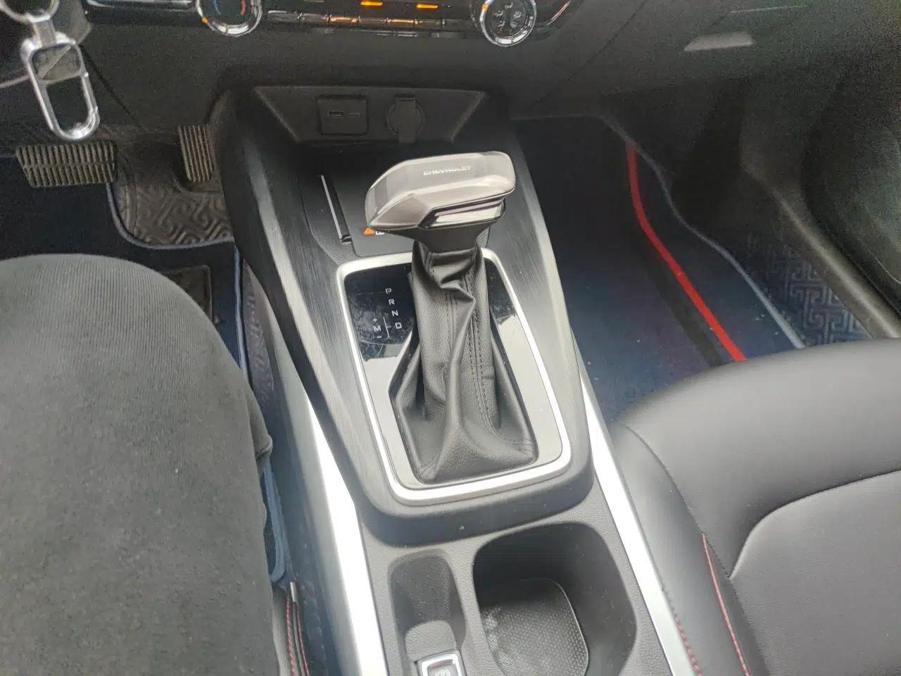Chevrolet Monza 2023 1.5L Dual-Clutch Enjoyment Edition — миниатюра 14