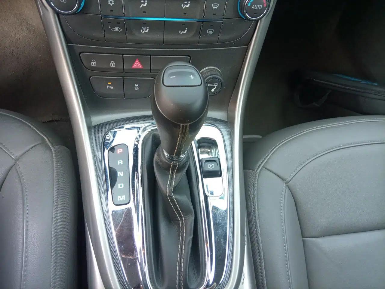 Chevrolet Malibu 2014 2.0L Automatic Luxury Edition — миниатюра 14