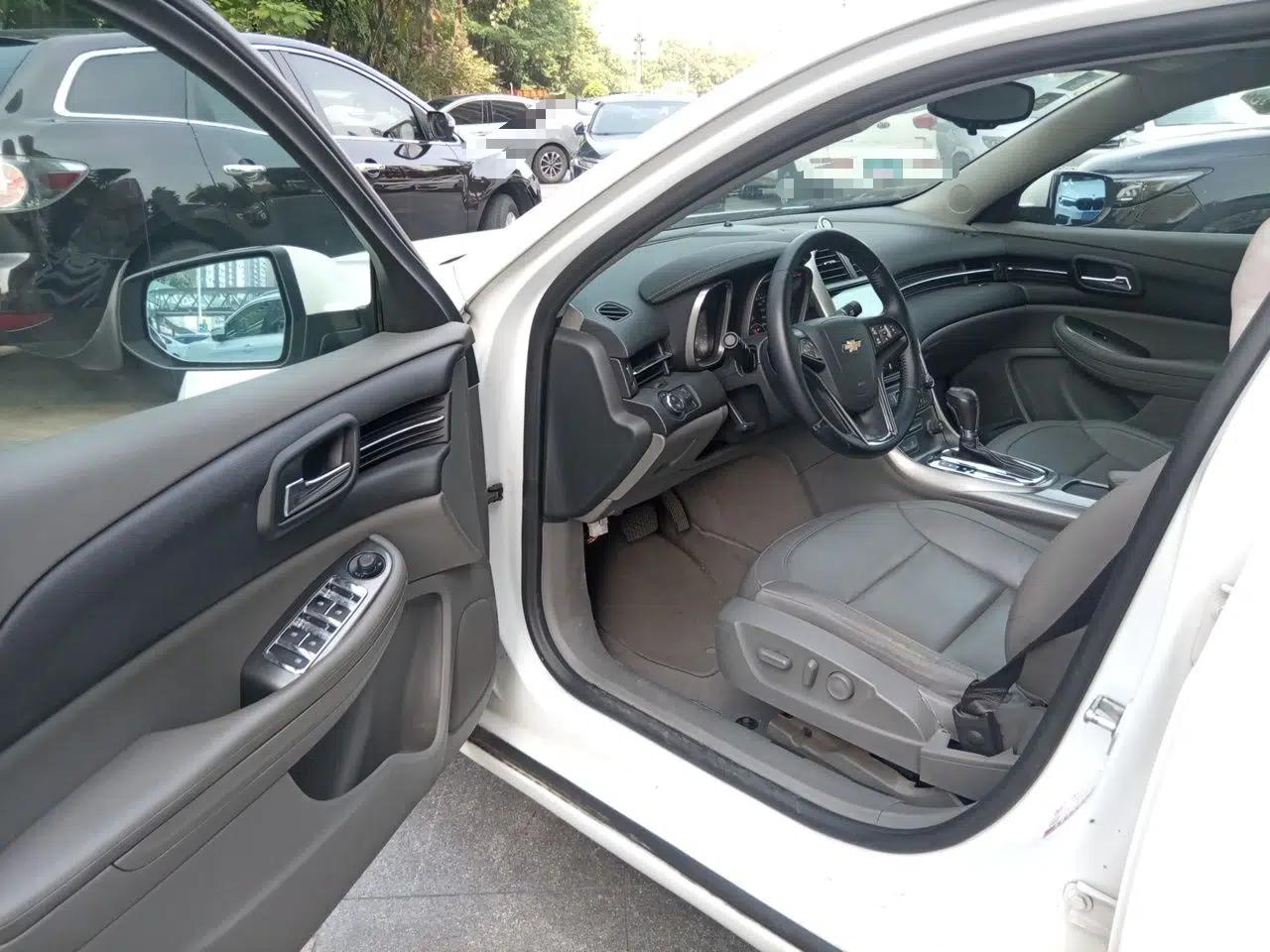 Chevrolet Malibu 2014 2.0L Automatic Luxury Edition — миниатюра 16