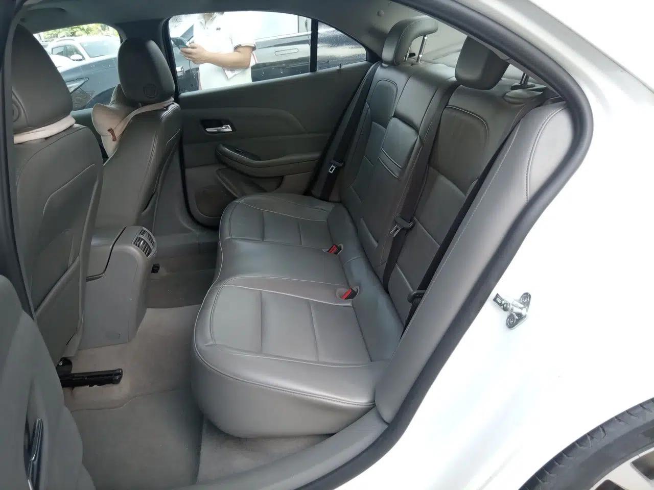 Chevrolet Malibu 2014 2.0L Automatic Luxury Edition — миниатюра 17