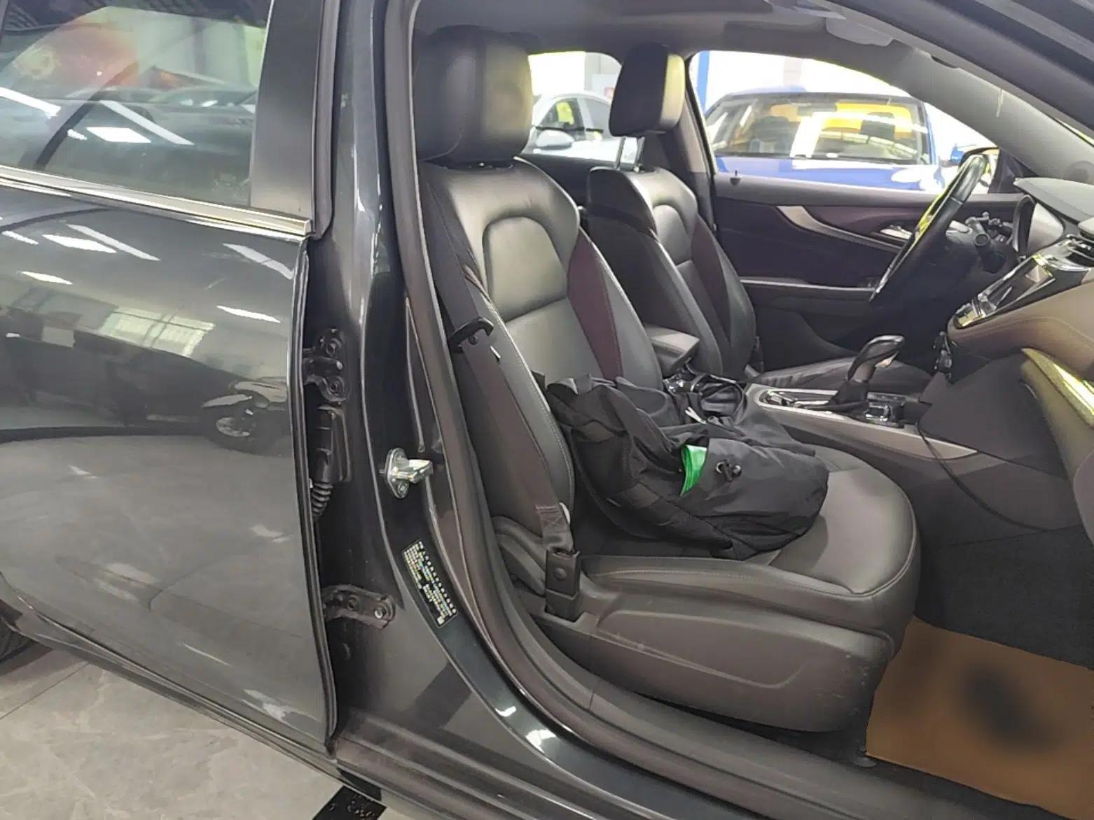 Chevrolet Malibu 2018 530T Automatic Luxury Edition — миниатюра 19