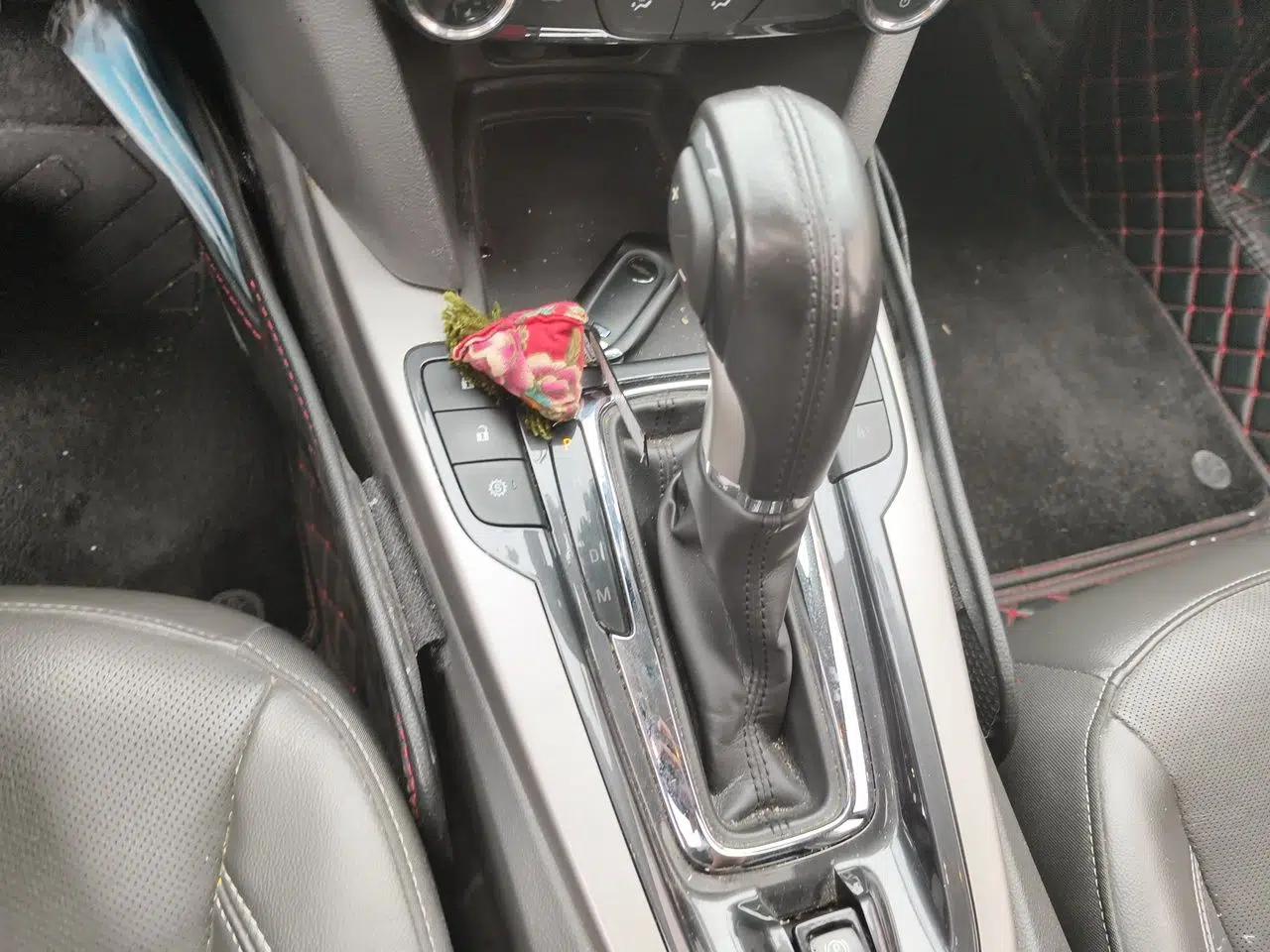 Chevrolet Malibu 2017 1.5T Automatic Luxury Edition — миниатюра 14