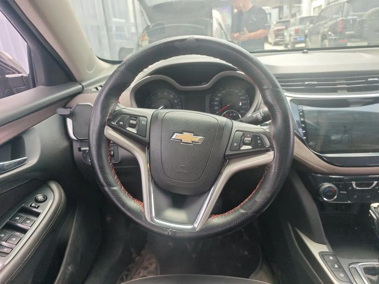 Chevrolet Malibu 2018 530T Automatic Fashion Edition — миниатюра 10